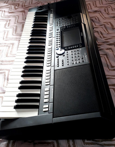 Teclado Yamaha Psr s970 semi novo - Foto 6