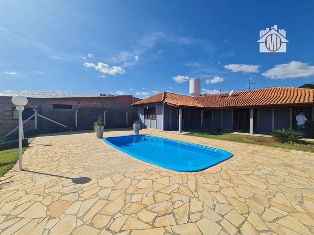 Linda chácara com escritura, 3 dormitórios, espaço gourmet, piscina, aceita financiamento,