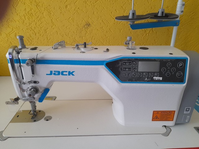 Vendo Máquinas de Costura JACK seminovas 