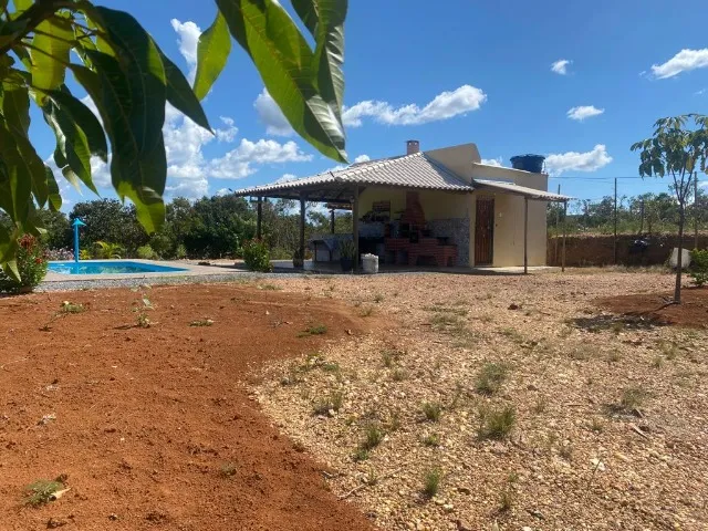 Chalé com suíte, espaço gourmet, piscina. Churrasqueira, Serra do Cipó.