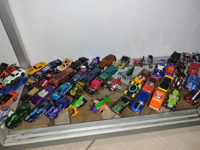 200 carros da hotwheels - Foto 2