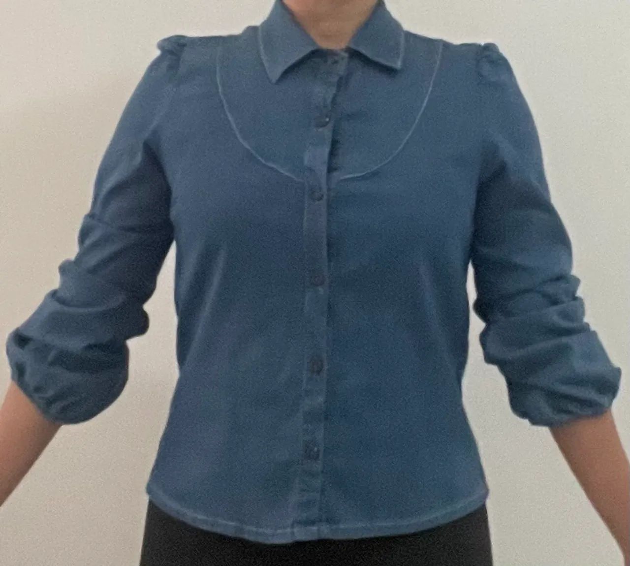 Camisa feminina jeans M  - Foto 2