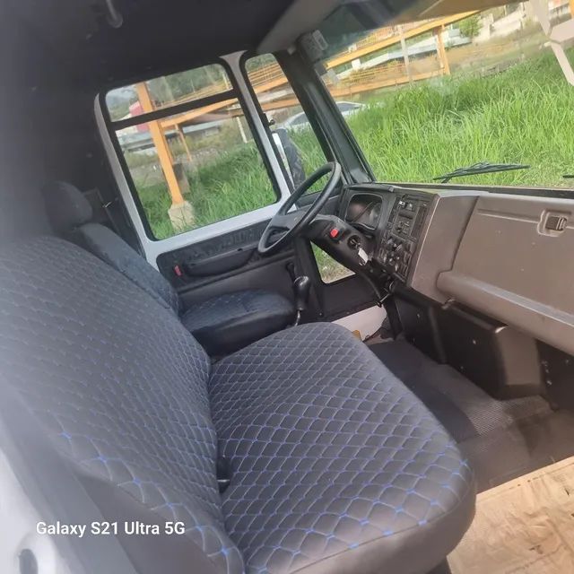Ford cargo modelo 816 baú ano 2013 - Foto 15