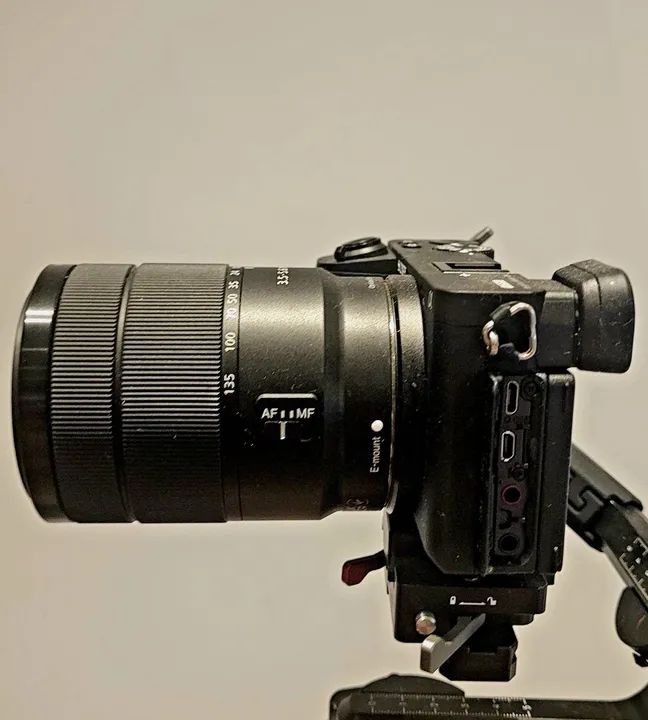 Sony Alpha 6600 + Lente 18-135mm Oss Ilce 6600m Mirrorless