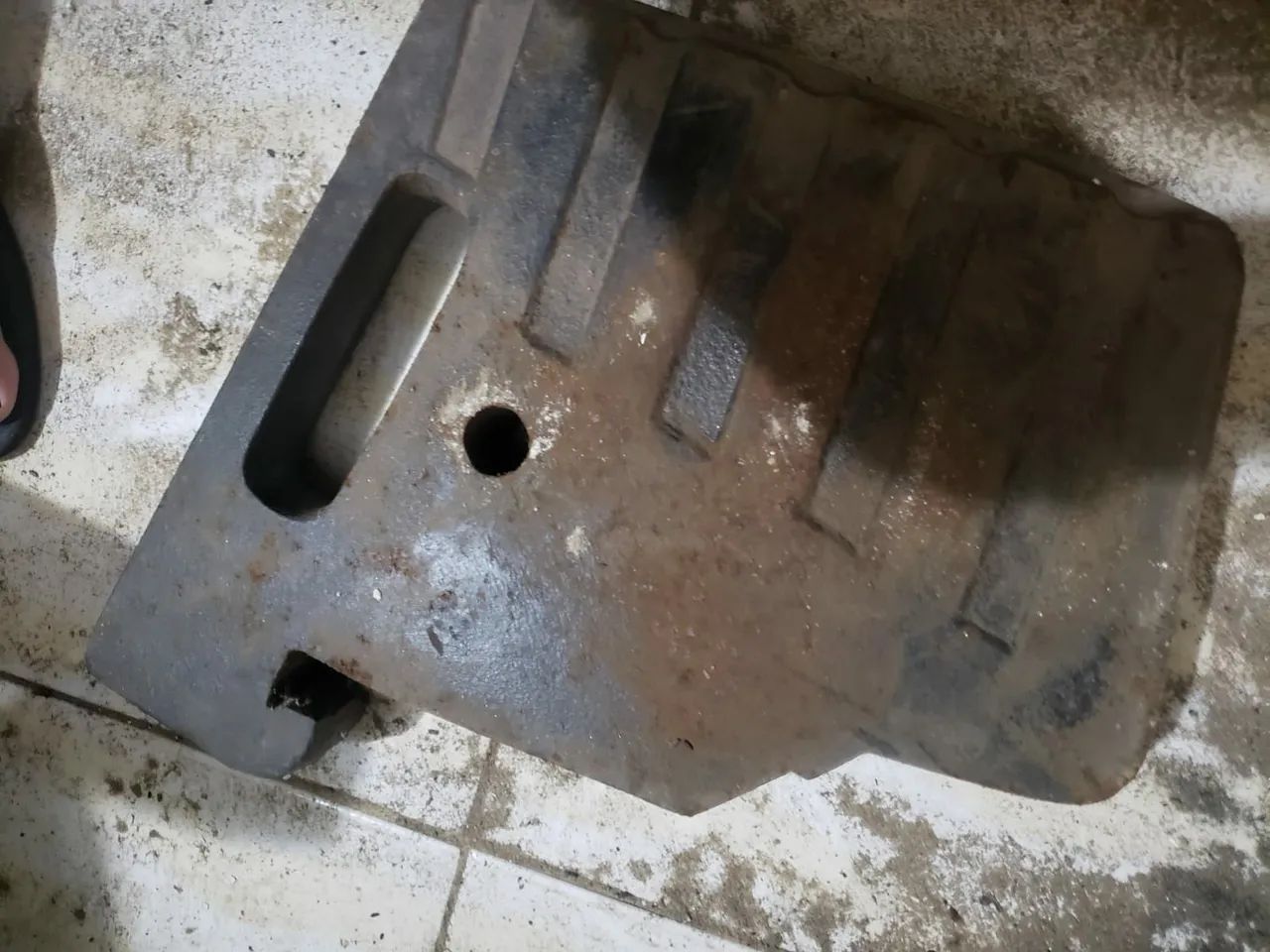 VENDO/TROCO 6 PESOS FRONTAIS DE MASSEY FERGUSON ORIGINAIS,CADA UM 550,00.. - Foto 4