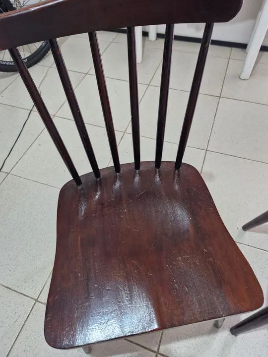 Cadeiras de madeira antiga - Foto 2
