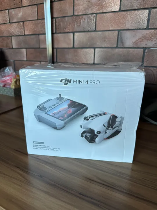 Drone DJI Mini 4 Pro Fly More Combo