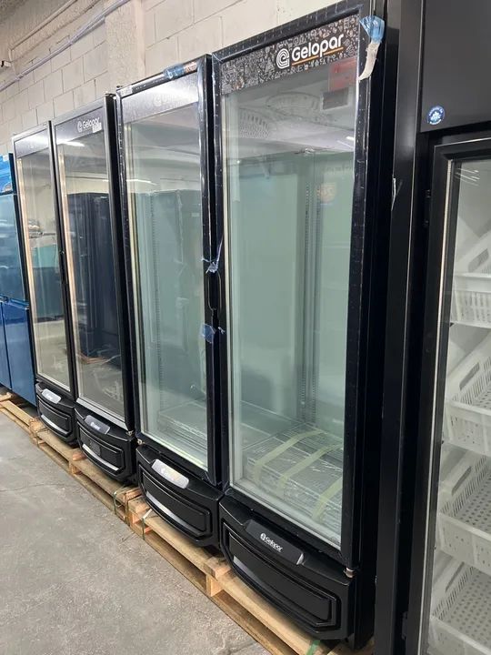 Cervejeira duas portas extra frio Gelopar 