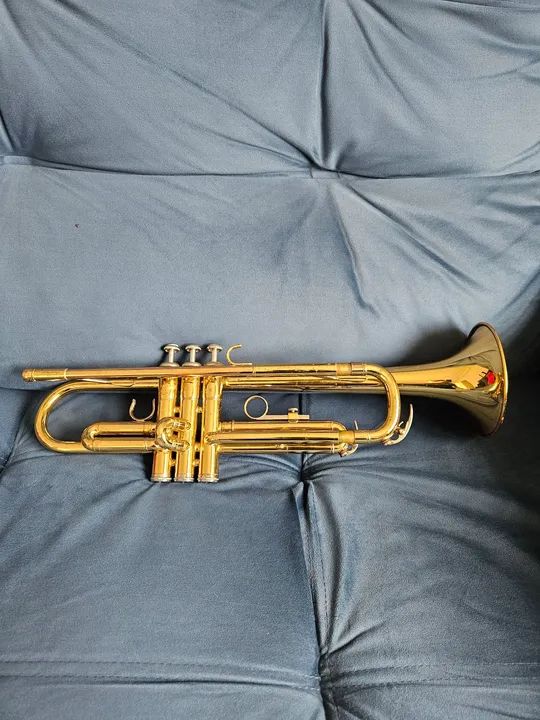 Trompete Yamaha YTR2330