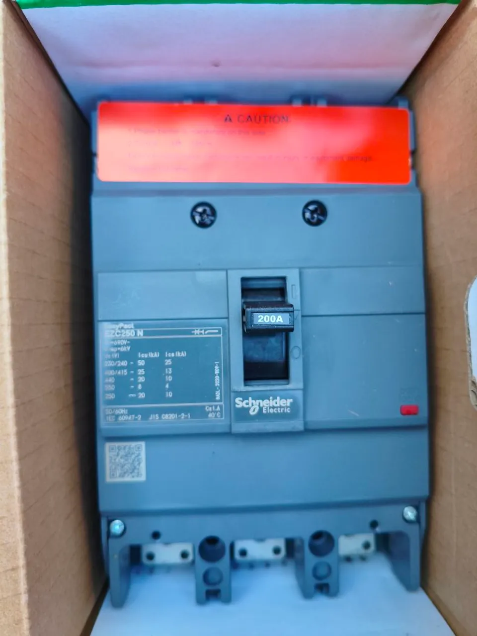 Disjuntor Schneider Electric EZC250N 200A