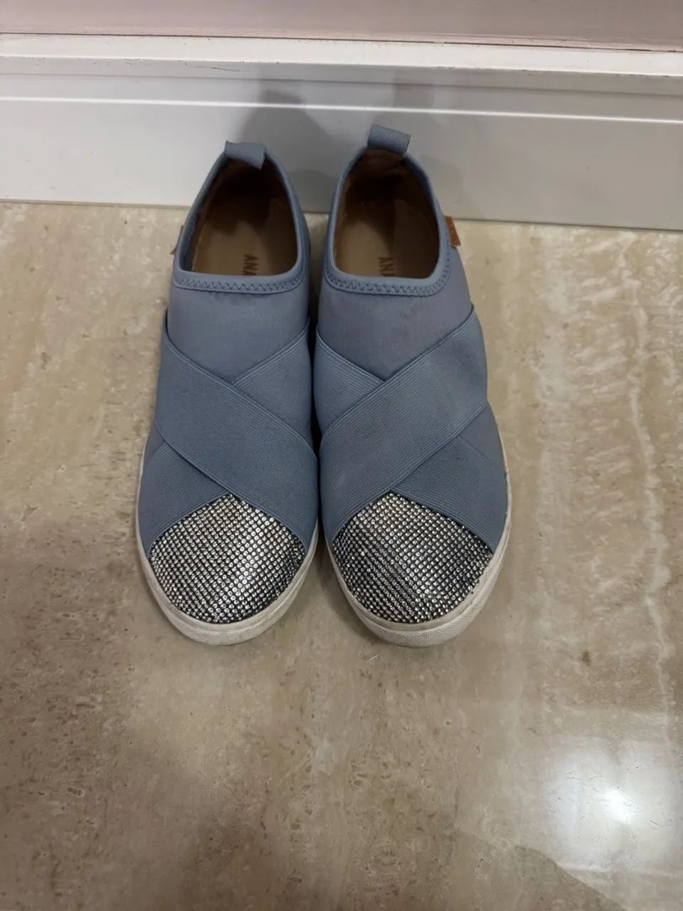Tênis Slip On Azul com Detalhe Prateado