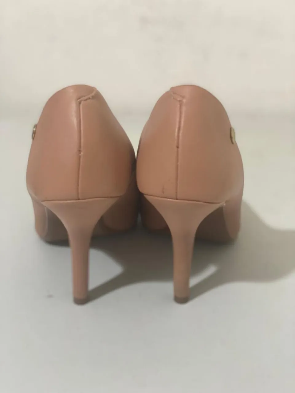 Scarpin nude salto fino