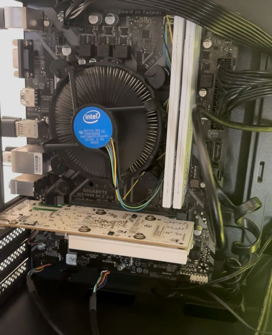 Kit Placa de Vídeo GT 1030 + Placa Mãe h310m + Processador i3 de 9ª Geração