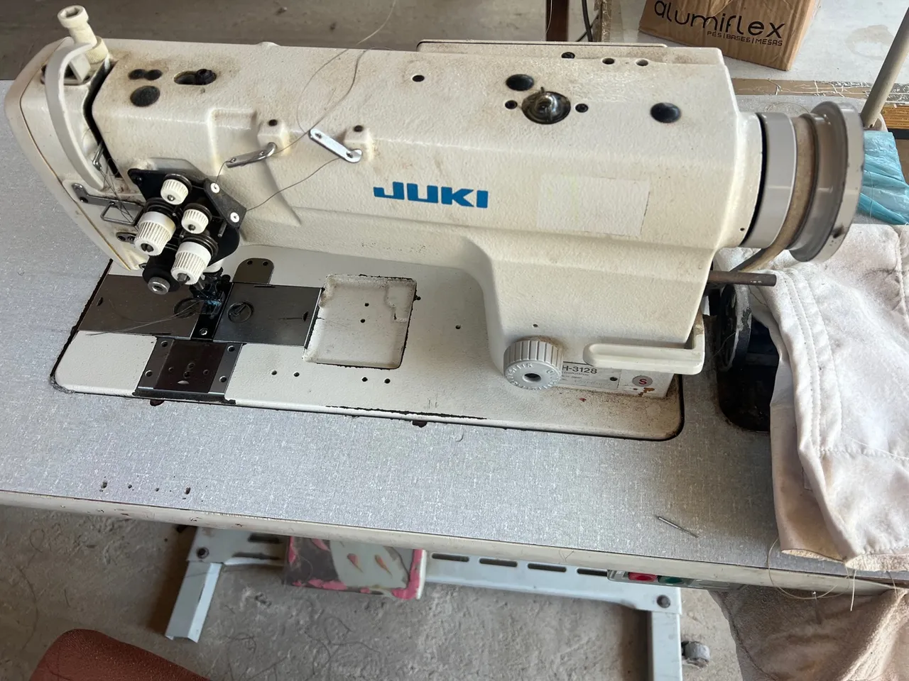 Máquina de Costura Industrial Juki H-3128 duas agulhas