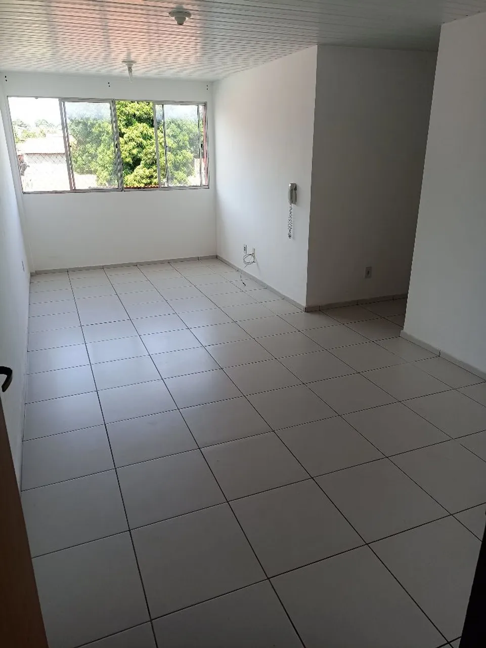 Vendo apartamento 3 quartos com 2 banheiros, vaga de garagem, zona sul