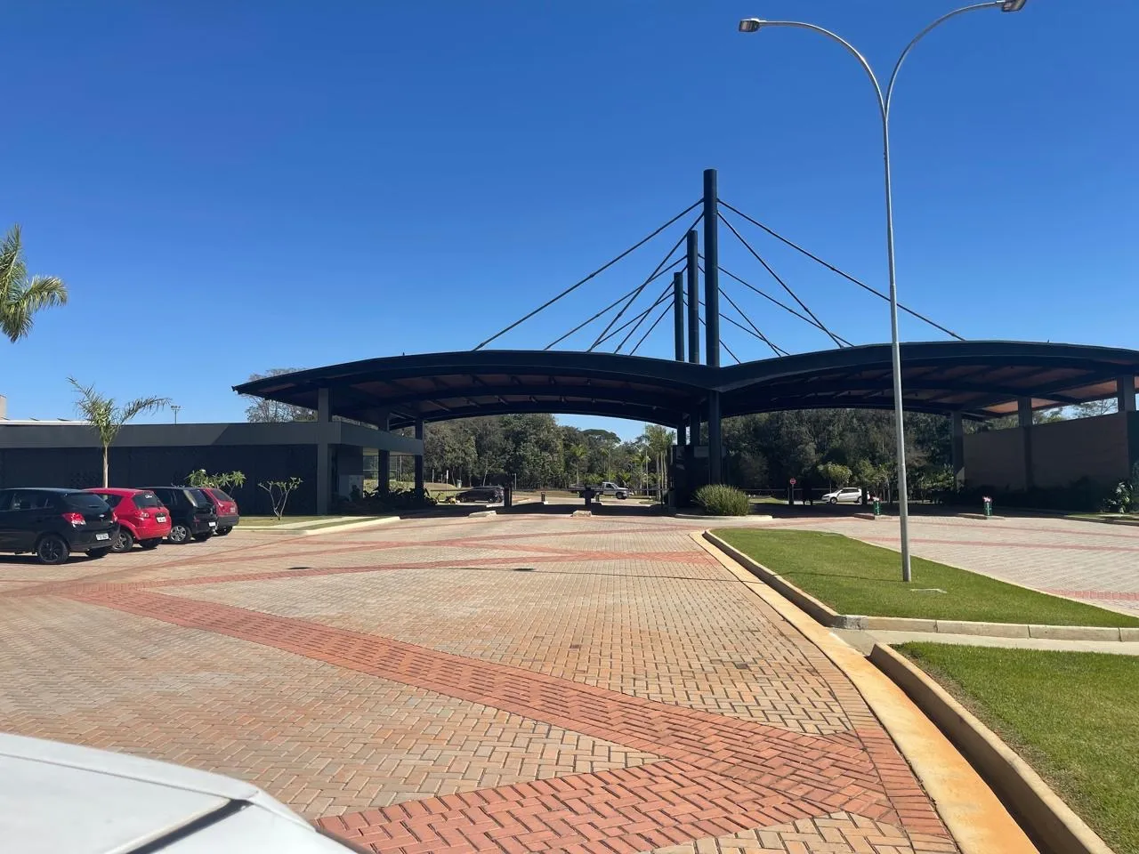 Lote em condomínio para venda possui 417 metros quadrados em Jardins França - Goiânia - GO