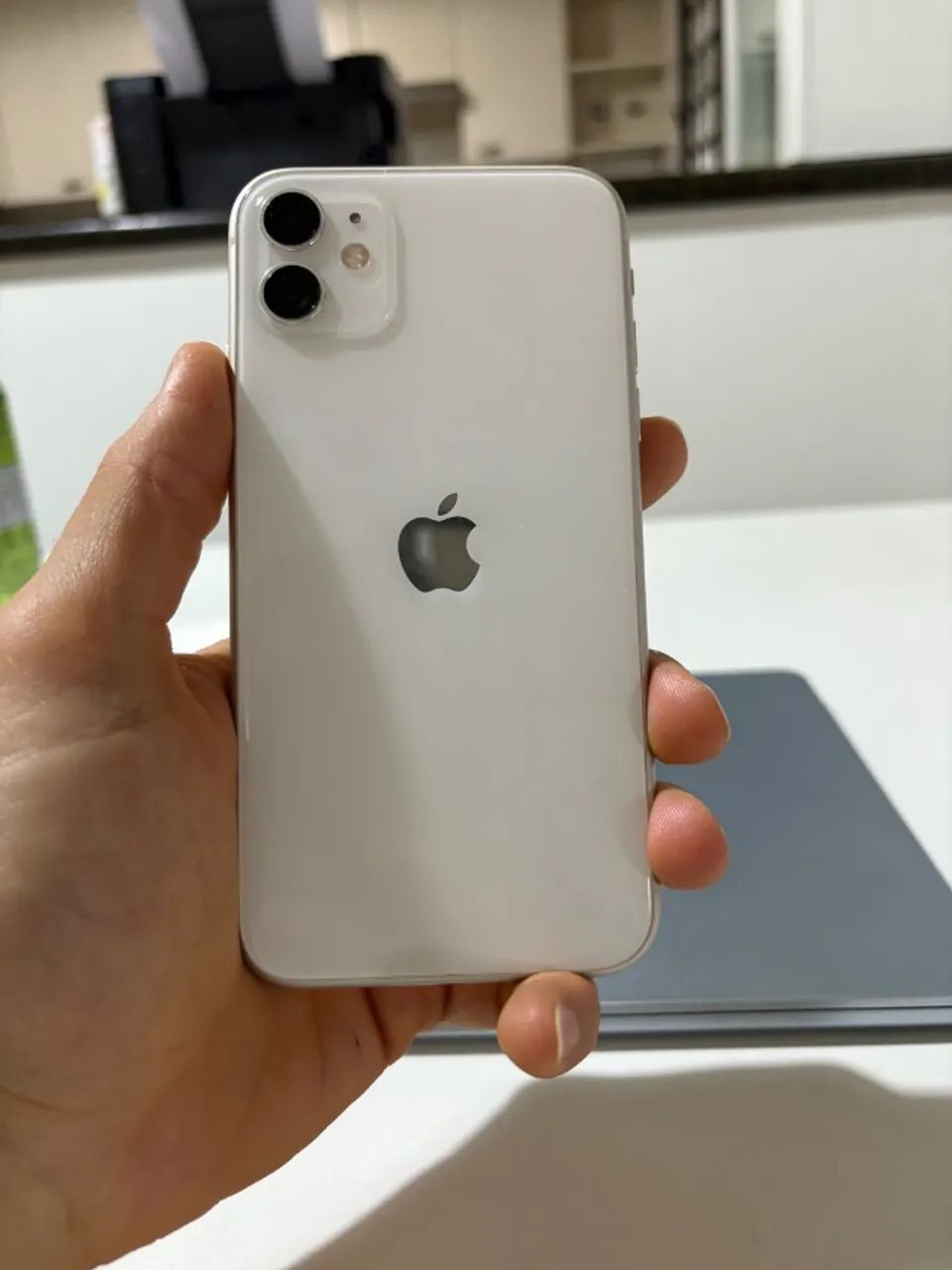 iPhone11 本体　64GB Apple iPhone 11 64Gb - Preto - Comprar em ImportCell