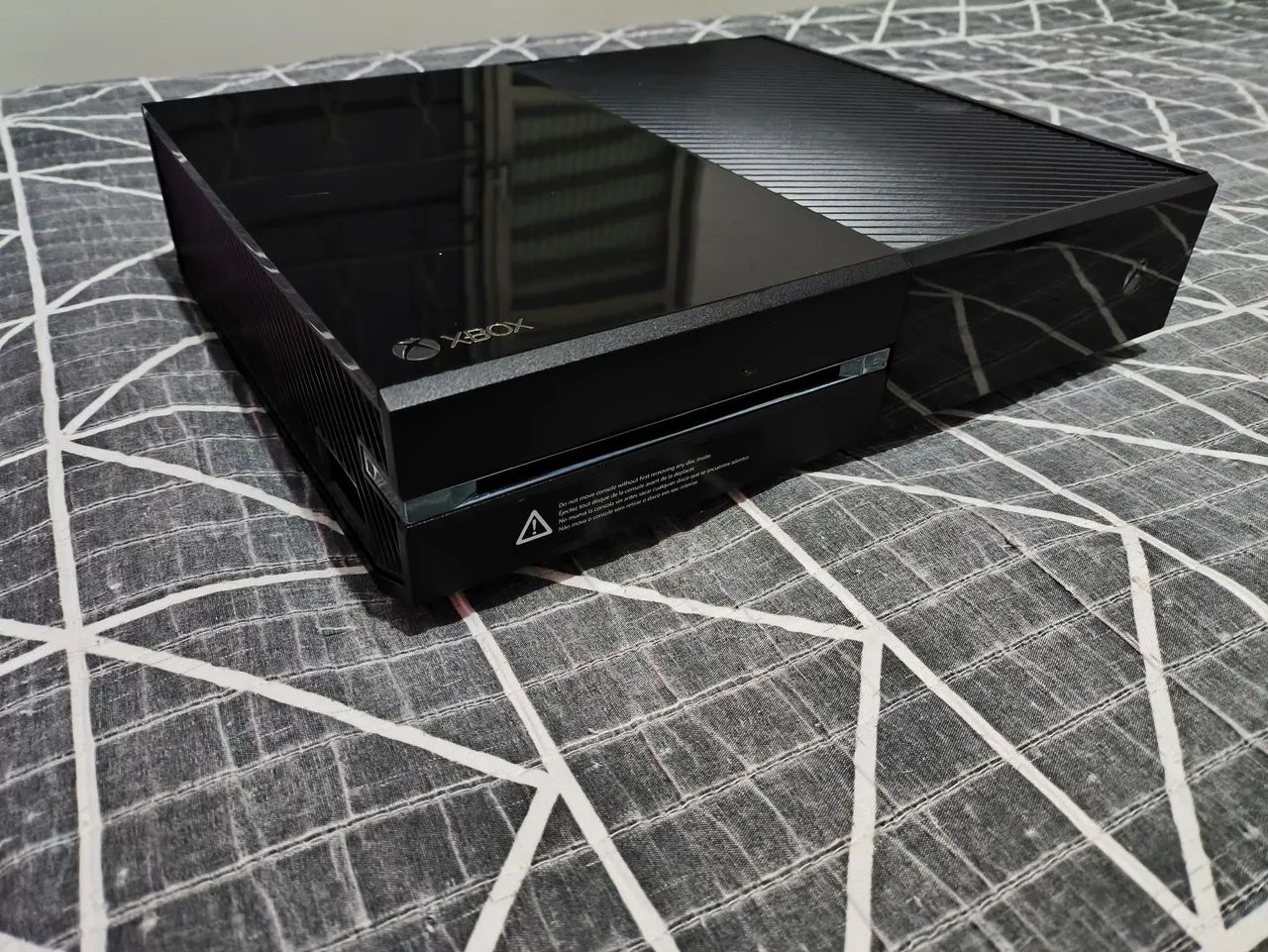 ? Xbox One 500GB + Kinect + 2 Controles (um de brinde!) <br> - Foto 3