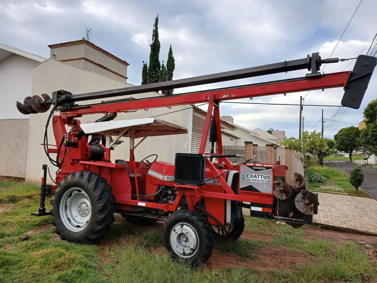 Perfuratriz Massey Ferguson 265