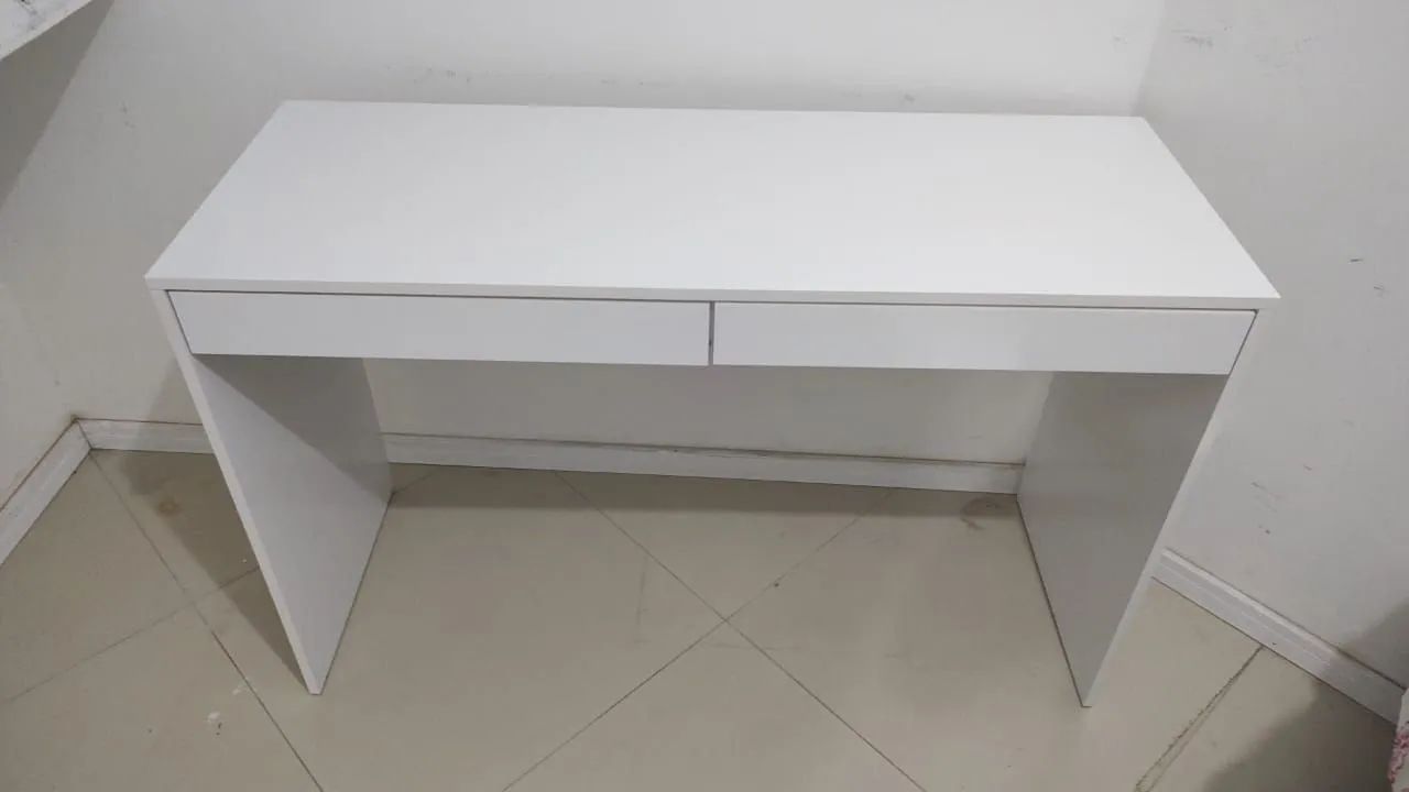Escrivaninha Minimalista Branca com 2 Gavetas 1.20