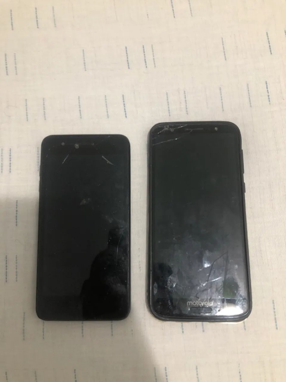 Smartphones para retirada de peças.