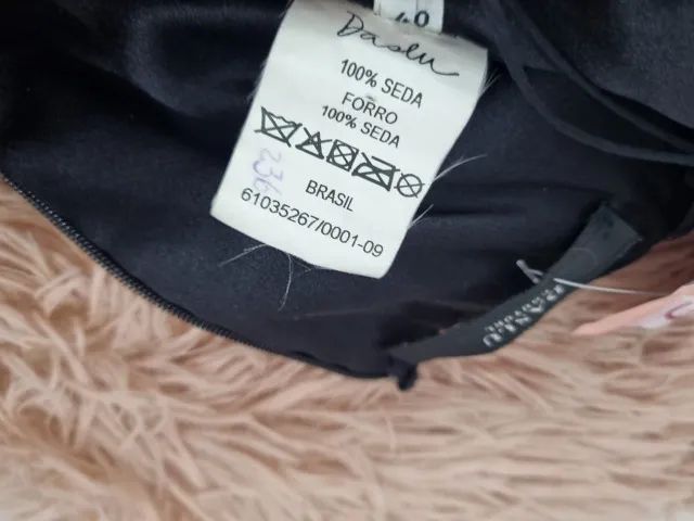 Vestido preto em seda com aplicações Daslu - Foto 4