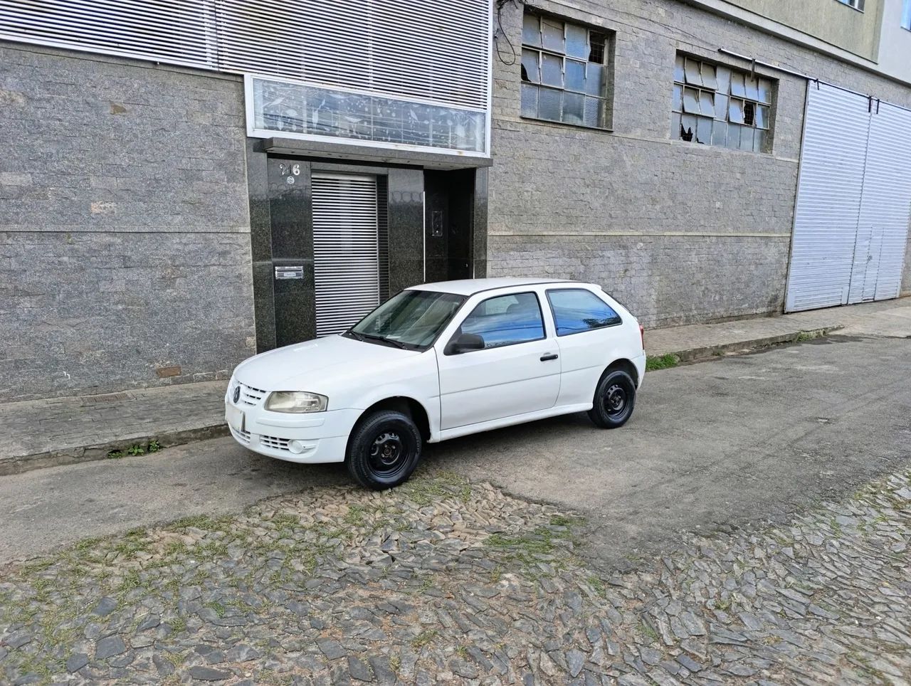 VW- Gol G4 Básico 2P