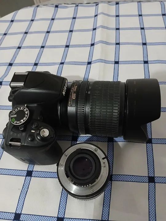Câmera DSLR Nikon D3100 com Lente 18-55mm