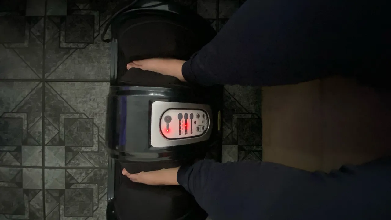 Massageador para os Pés Relaxmedic RM-FM01P - 110/220v (Usado)