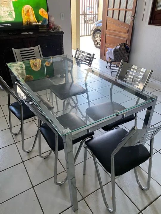 Mesa de jantar de vidro temperado com 6 cadeiras - Foto 2