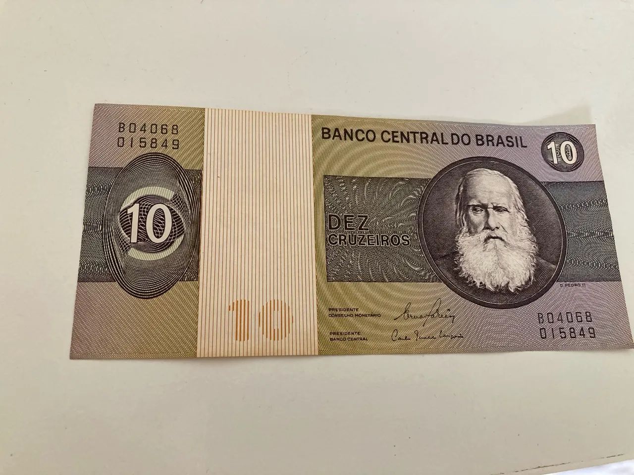 10 Cruzeiros Note - Brazil64304357416578120