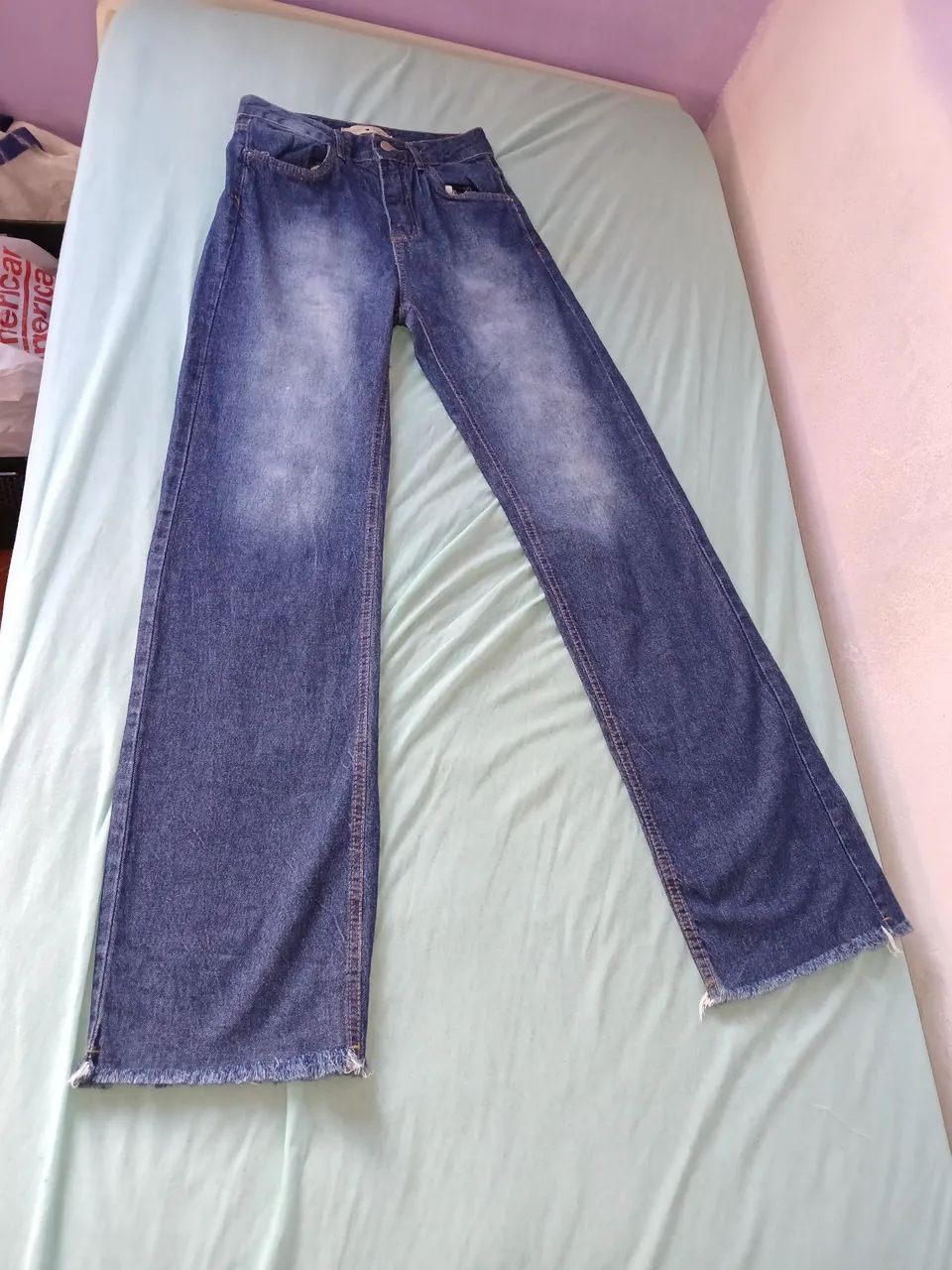 Calça jeans boca de sino