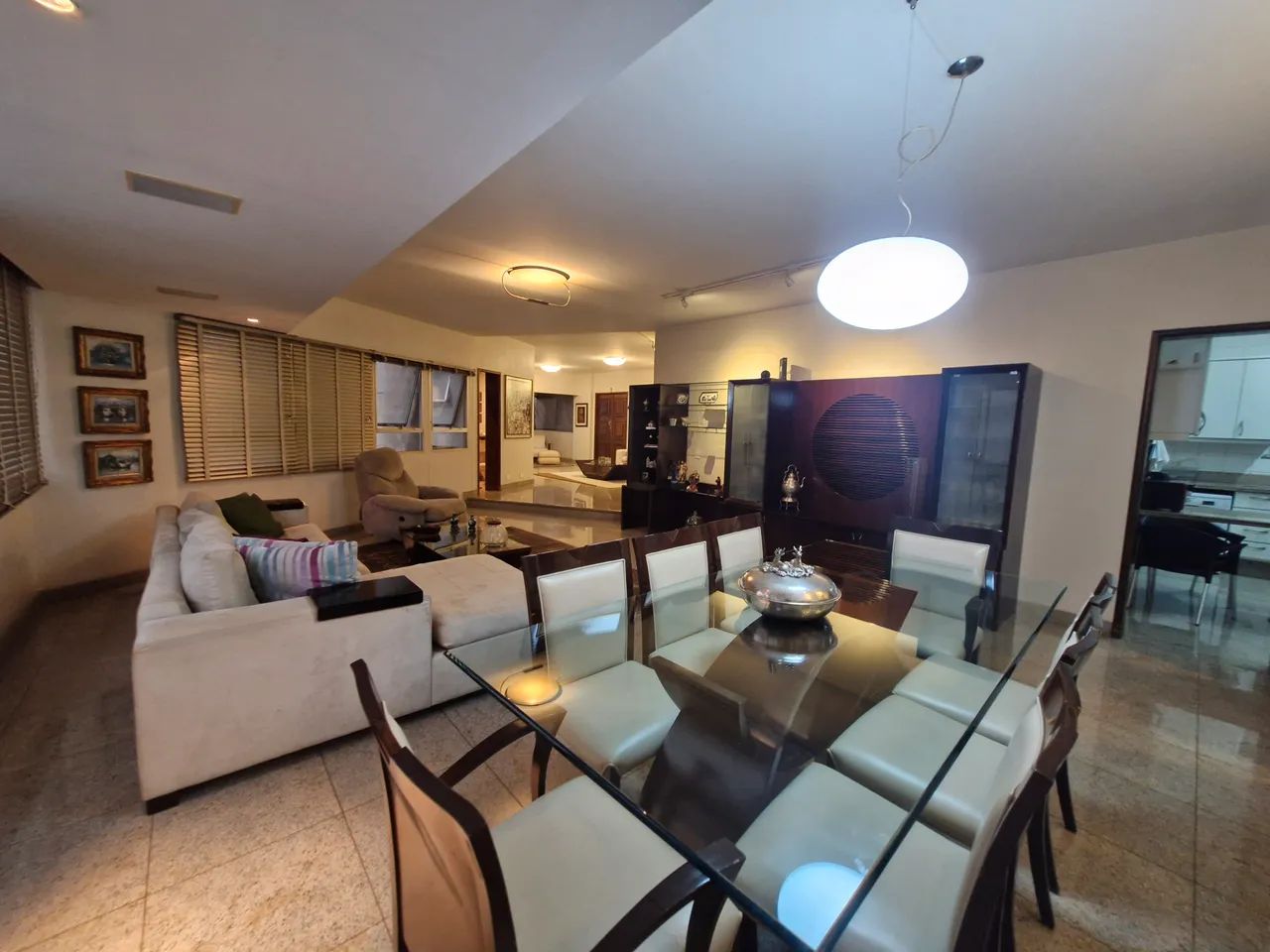 Ótimo apartamento à venda com 238 m2  no Oeste.