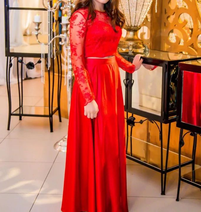 Vestido Vermelho Longo de Renda