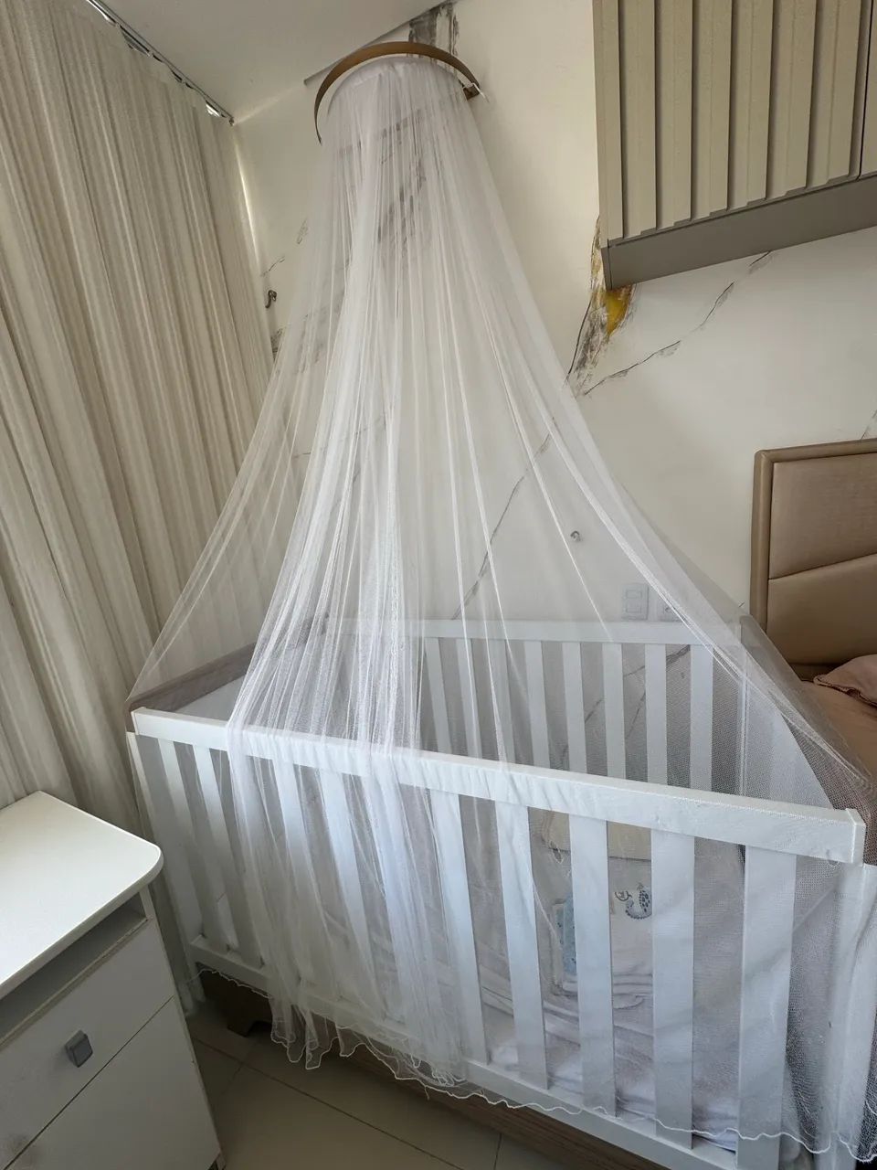 Vendo berço com enxoval completo  - Foto 2