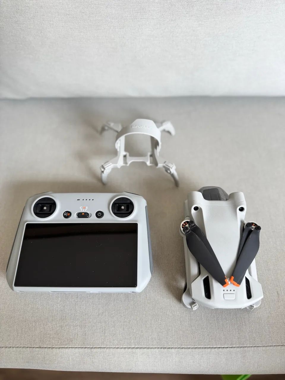 Drone DJI Mini 3 Pro + Fly More e acessórios - Foto 6