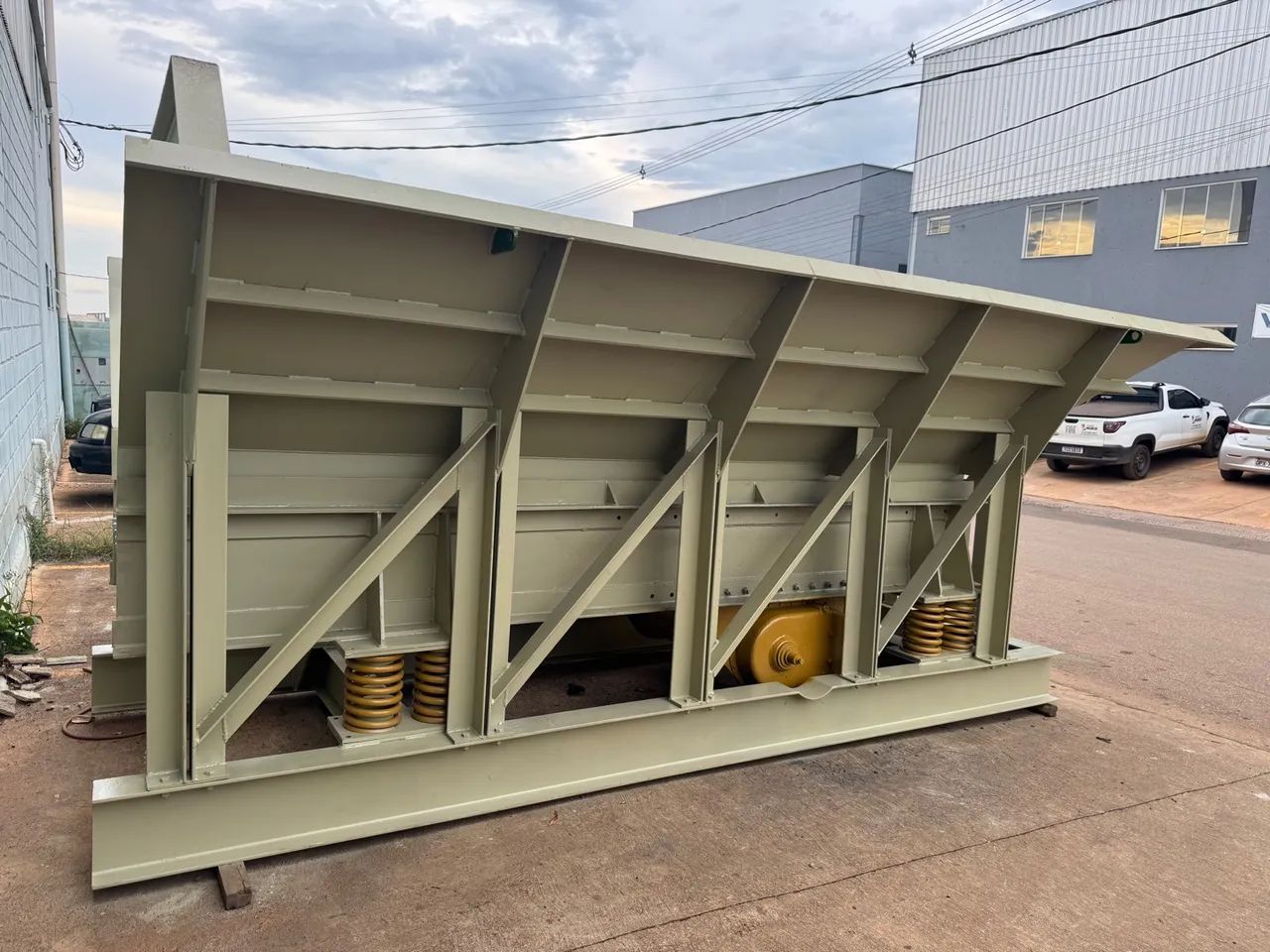 Alimentador vibratório 4,00x0,90 ( com garantia )