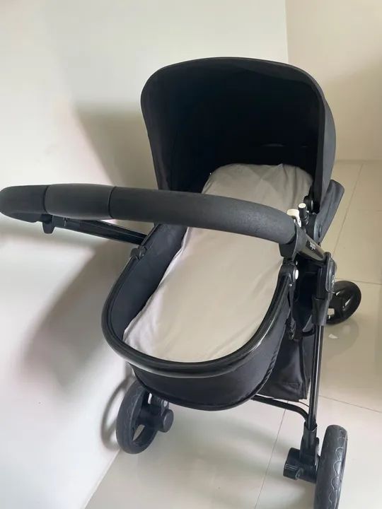 Carrinho burigotto soul com bebê conforto e base