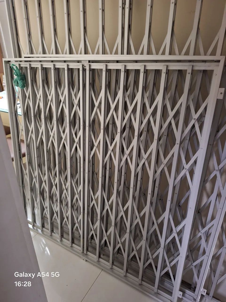 Grade de janela de aluminio 125 por 130