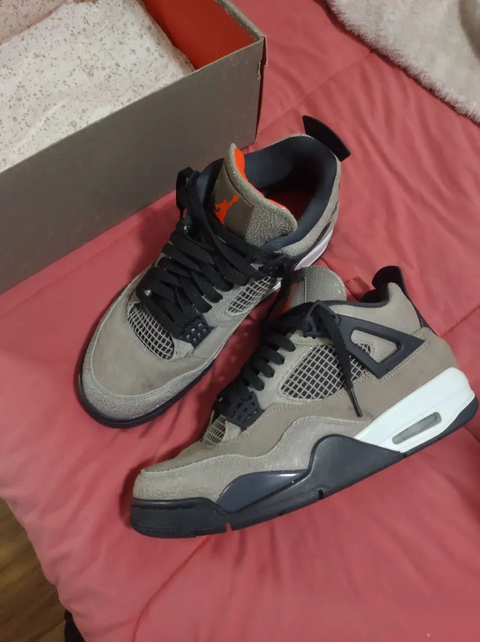 Jordan4 taupe haze