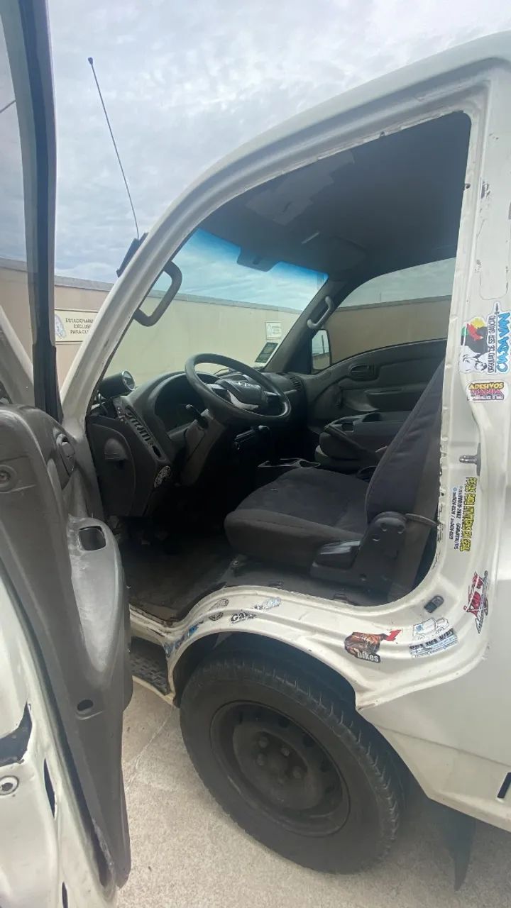 caminhao HR 2009 motor novo sem bau - Foto 4