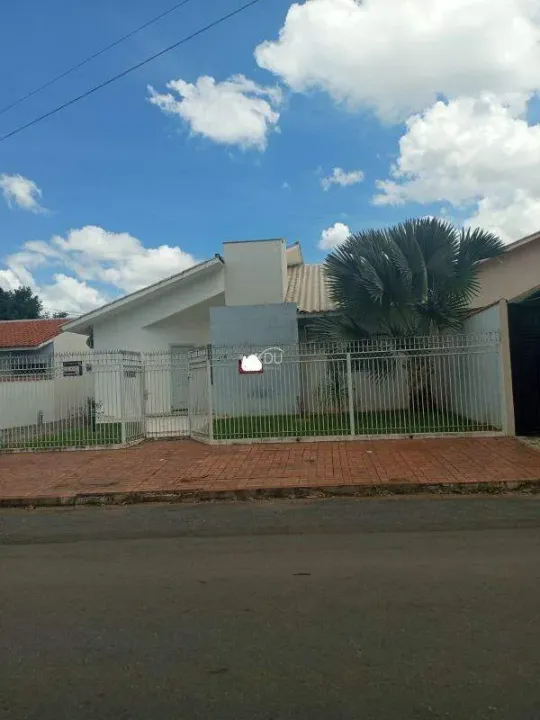 Excelente casa en Castelândia, espacoosa, óptima para você!!!
