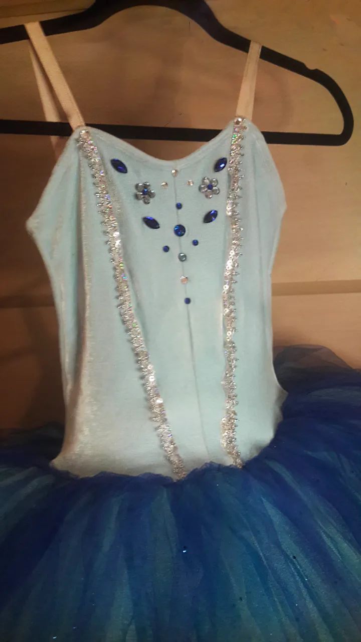 Roupa Fantasia de Bailarina - Completa c/maiô em tecido Plush/Pedras/Tule - Tamanho P/M - Foto 3