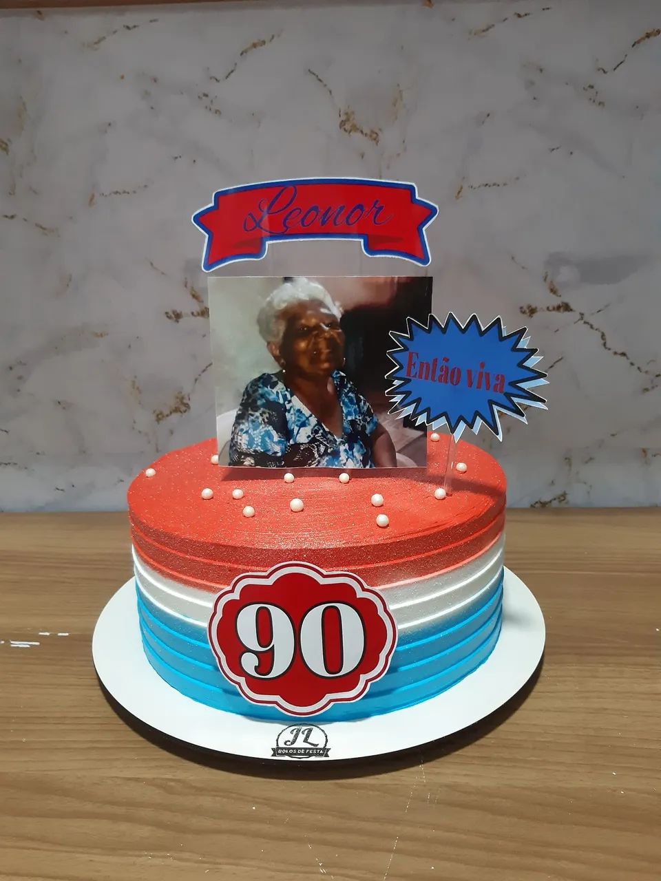 Tortas e bolos confeitados  - Foto 3