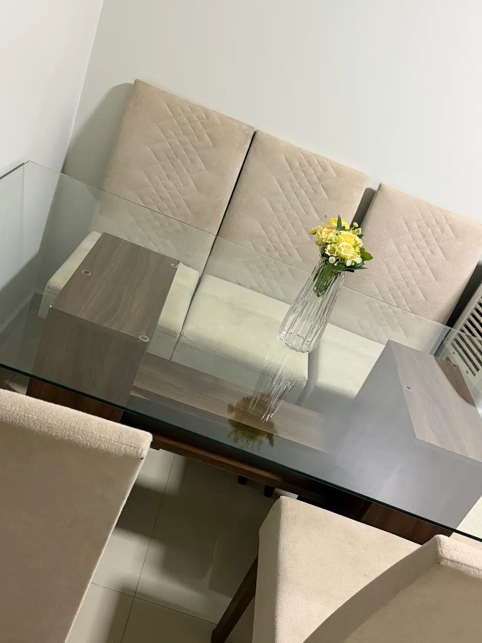 Selling table with 6 chairs64352683045889124