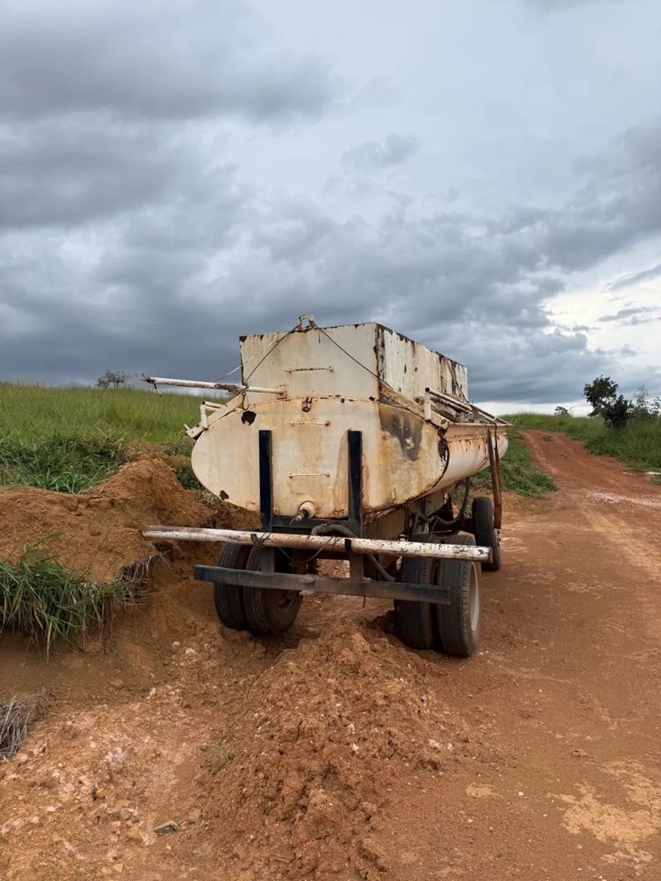 Tanque d'água para trator