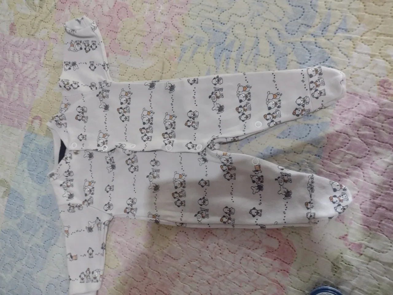 Macacão Bebê com Estampa de Cachorrinhos