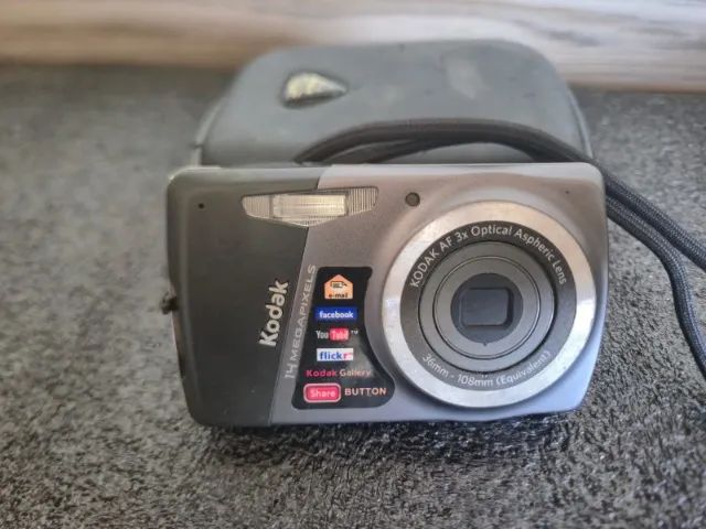 Câmera Kodak AF 14 Megapixel - Nostalgia Pura