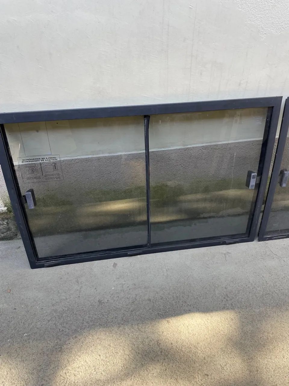 Janelas com vidros para micro-ônibus Volare A6. Janelas para container - Foto 3