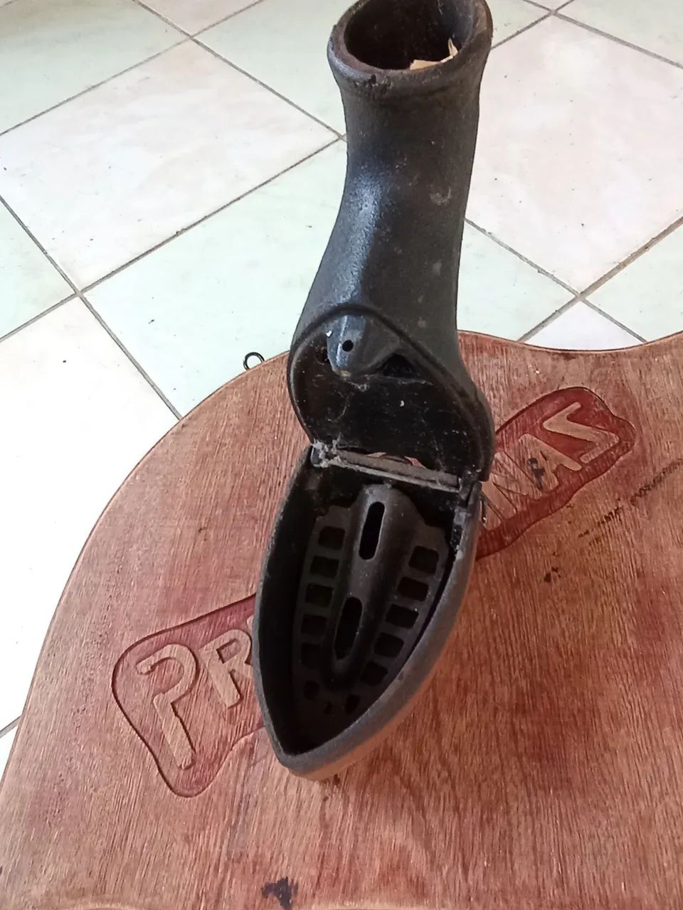 Ferro de passar roupa antigo  - Foto 4